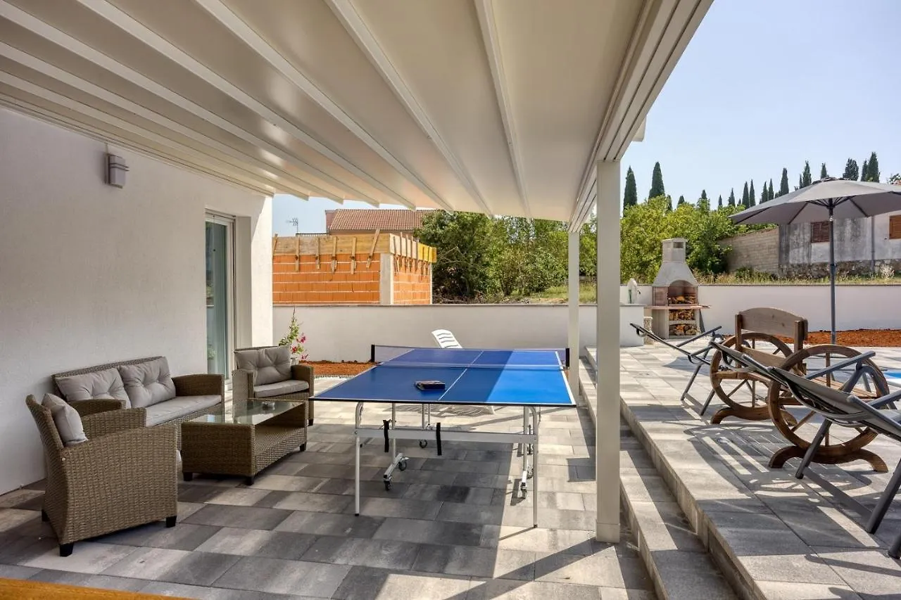 Villa Manda With Private Pool Ровиньско село