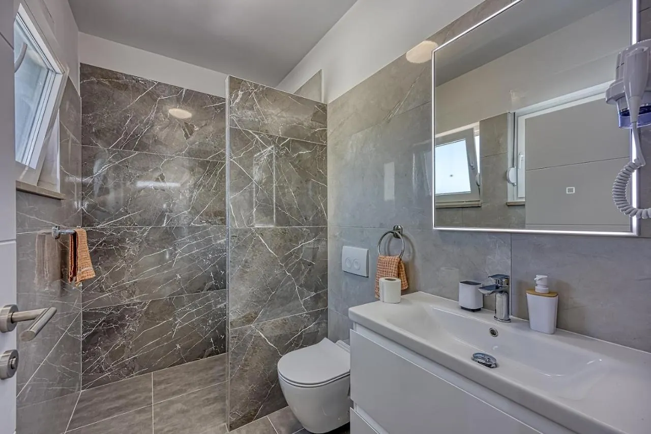 Villa Manda With Private Pool Ровиньско село Хорватия