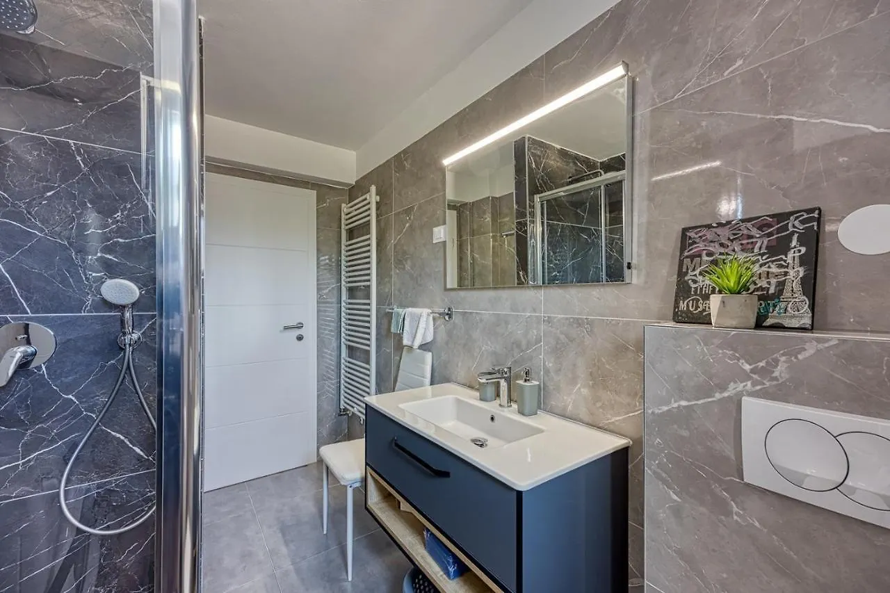 Villa Manda With Private Pool Ровиньско село 0*,  Хорватия