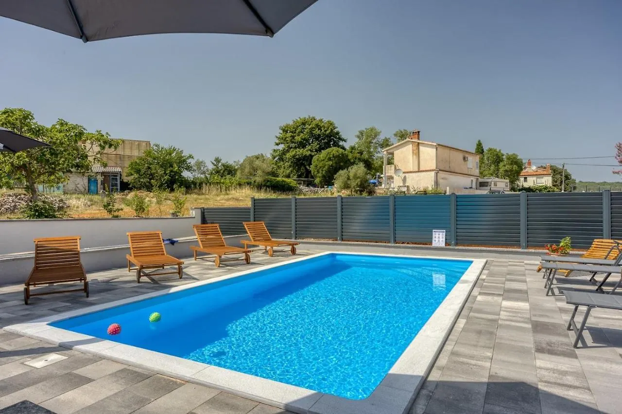 Villa Manda With Private Pool Ровиньско село